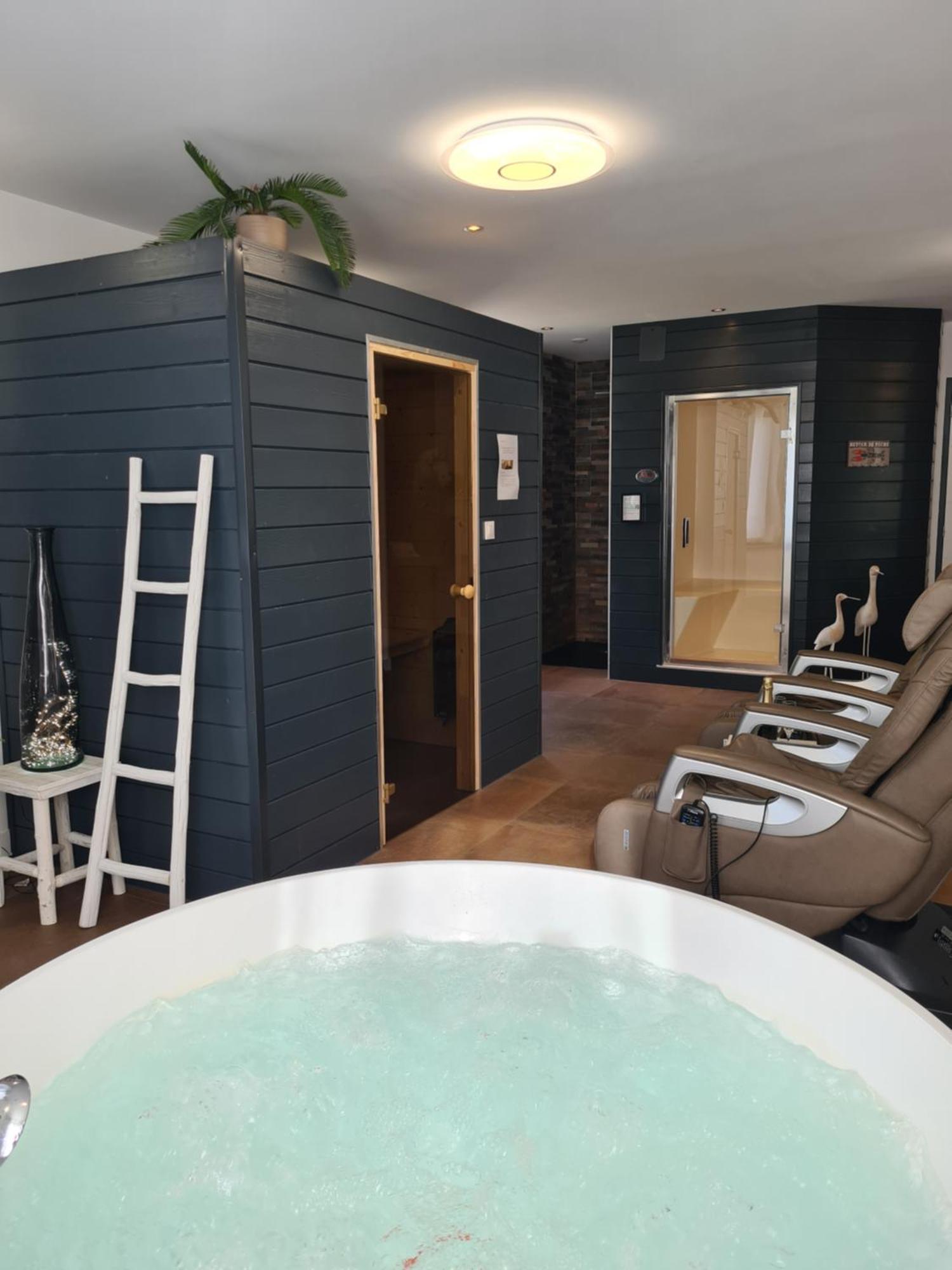 קונקרנו Les Suites De Bougainville מראה חיצוני תמונה